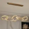Skrupulatny detal żyrandola CRYSTAL 5 Złoty. Ekskluzywny projekt od Primavera Home.
