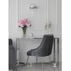 Kinkiet kryształowy srebrny Bulgari w aranżacji eleganckiego salonu. Meble na zamówienie od Primavera Home.