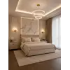 Kinkiet Złoty Okrągły Glamour Round przedstawiony z boku. Ekspozycja w salonie od Primavera Home.