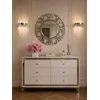 Zbliżenie na detal komody glamour lakierowanej drewnianej Lorenzo M Silver, ukazujące wysokiej jakości lakier. Meble na zamówienie od PRIMAVERA HOME.