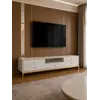 Szczegółowe ujęcie wykończenia komody RTV, podkreślające elegancję, od Primavera Home.