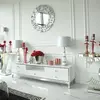 Detal srebrnych elementów komody RTV glamour wysoki połysk biało srebrna Lorenzo L Silver. Meble na zamówienie od PRIMAVERA HOME.