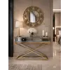Aranżacja konsoli lustrzanej CHICAGO GOLD glamour stalowej złotej w nowoczesnym salonie, stworzona przez Primavera Home.