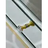 Konsola lustrzana CHICAGO GOLD glamour stalowa złota w aranżacji na żywo, idealna do stylowego wnętrza. Aranżacja nowoczesnego wnętrza od Primavera Home.