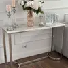 Stylowe przeszklenie konsoli glamour LOLA, doskonałe do eleganckich wnętrz. Meble na zamówienie od Primavera Home.