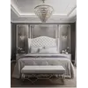 Widok z przodu Szafki Nocnej Glamour Lorenzo Biała Srebrna Połysk w minimalistycznym wnętrzu. Meble na zamówienie od Primavera Home.