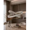 Stylizacja Żyrandola Kryształowego Srebrnego Dwupoziomowego Crystal L przy oknie. Detal wykończenia od Primavera Home.