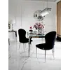 Perspektywa na ekskluzywne krzesło do jadalni glamour, idealne do eleganckiej aranżacji od Primavera Home.