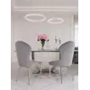 Perspektywa ekskluzywnego krzesła do jadalni glamour w eleganckim wnętrzu. Aranżacja nowoczesnego wnętrza od Primavera Home.