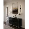 Detail wykończenia komody lakierowanej czarnej Lorenzo L Silver, ręcznie polerowanej. Ekspozycja w salonie od Primavera Home.