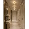 Lampa Sufitowa Kryształowa Stars S Złota w aranżacji nowoczesnego wnętrza. Oświetlenie od Primavera Home.