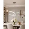 Szczegółowy widok detalu wykończenia żyrandola kryształowego COMO Ringi Srebrny. Unikalny design od Primavera Home.