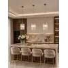 Widok od dołu żyrandola STARS M, ukazujący jego elegancki kształt. Lampa od Primavera Home.