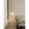 Żyrandol Motyl M Złoty w strefie salonowej, przyciągający wzrok. Ekspozycja w salonie od Primavera Home.