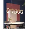 Zbliżenie na źródła światła LED lampy wiszącej. Detal wykończenia od Primavera Home.