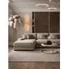 Kinkiet Kryształowy Złoty Podłużny Crystal w aranżacji nowoczesnego wnętrza sypialni. Ekspozycja w salonie od Primavera Home.