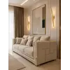 Widok kryształowych kul Kinkietu Kryształowego Złotego Podłużnego Crystal, podkreślający elegancję. Ekspozycja w salonie od Primavera Home.