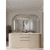 Złoty Żyrandol Nowoczesny Wave – Designerska Lampa Fala LED z bliska na detale kabla i mocowania. Oświetlenie na zamówienie od Primavera Home.