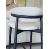 Designerski Hoker Drewniany Olivia – Krzesło Barowe w kuchni od Primavera Home.