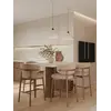 Designerski Hoker Drewniany Olivia – Krzesło Barowe z bliska w nowoczesnym wnętrzu od Primavera Home.