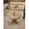 Ekskluzywne Krzesło Queen – Nowoczesny Włoski Design w zbliżeniu, ukazujące jakość materiałów i wykończenia. Ekspozycja w salonie od Primavera Home.