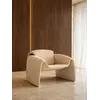 Widok od tyłu na fotel Noowczesny Spider. Ekspozycja w salonie od Primavera Home.