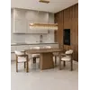 Krzesło Designerskie Forest zaprezentowane w showroomie, ukazujące jego atrakcyjny wygląd. Ekspozycja w salonie od Primavera Home.