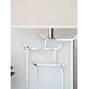 Zbliżenie na detal wykończenia luksusowej lampy stołowej, która daje wrażenie elegancji. Oświetlenie od Primavera Home.
