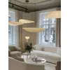Cały zestaw z oświetleniem oraz meblami w konfiguracji z designerskim nowoczesnym żyrandolem CLOUD od Primavera Home.