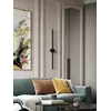 Kinkiet modern w aranżacji z jeśli chodzi o intensywność światła, dostępny od Primavera Home.