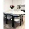 Krzesło Designerskie Forest w grupie innych mebli. Ekspozycja w salonie od Primavera Home.