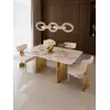 Cały zestaw z wykorzystaniem stołu glamour ROKSI w nowoczesnym wnętrzu, idealnego do eleganckich aranżacji, meble na zamówienie od Primavera Home.