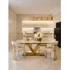 Zbliżenie na detal wykończenia stołu glamour złoty ekskluzywny do jadalni, nowoczesny, czarny marmur LV COLLECTION OUTLET. Meble na zamówienie od Primavera Home.