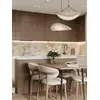 Zdjęcie ilustrujące detal sylwetki designerskiego nowoczesnego żyrandola papierowego lekkiego do jadalni CLOUD od Primavera Home.