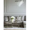 Kryształowy żyrandol okrągły, nowoczesny lampa wisząca, srebrny GLAMOUR M w stylizacji wnętrza. Ekspozycja w salonie od Primavera Home.