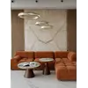 Ekspozycja w showroomie z designerskim narożnikiem modułowym boucle NICEA od Primavera Home.