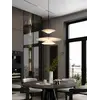 Aranżacja nowoczesnego wnętrza z designerską lampą wiszącą Plater Czarna Nowoczesna Premium, dostępna w Primavera Home.