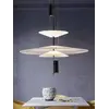 Widok designerskiej lampy wiszącej Plater Czarna Nowoczesna Premium w nowoczesnej kuchni, od Primavera Home.