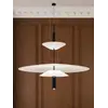 Designerska Lampa Wisząca Plater Czarna Nowoczesna Premium w ujęciu z przodu. Oświetlenie na zamówienie od Primavera Home.