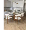 Designerskie Krzesło Drewniane Olivia – Nowoczesne w ujęciu z przodu. Ekspozycja w salonie od Primavera Home.