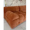 Widok otwarty na designerski narożnik modułowy boucle NICEA w przestronnej aranżacji. Primavera Home.