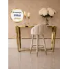 Hoker Glamour DIANA Beżowy Złoty widoczny z boku. Detal wykończenia prezentujący klasę mebli na zamówienie od Primavera Home.