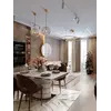 Zbliżenie na stal nierdzewną lampy glamour led okrągłej z połyskiem ring regulowana. Oświetlenie na zamówienie od Primavera Home.