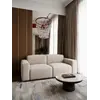Luksusowa nowoczesna sofa rozkładana do salonu MODERNO z ukosa, dająca pełny obraz formy i kształtu. Ekspozycja w salonie od Primavera Home.