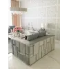 Perspektywa sofy EMPORIO, która dodaje stylu każdemu pomieszczeniu. Ekspozycja w salonie Primavera Home.