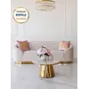 Sofa Beżowa Glamour Aksamitna FLORENCE Złote Nogi widoczna z boku, prezentująca elegancję w każdym detalu. Meble na zamówienie od Primavera Home.