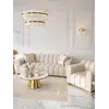 Sofa LONDON Beżowa prezentowana w showroomie, idealna do nowoczesnych wnętrz. Meble na zamówienie od Primavera Home.