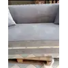 Sofa w przestronnej aranżacji, która dodaje stylu całemu wnętrzu. Meble na zamówienie z Primavera Home.