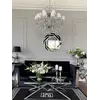 Zestawienie żyrandola z meblami na zamówienie, tworzące spójną i elegancką przestrzeń. Oferowane przez Primavera Home.