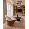 Designerski Fotel Linea z Podnóżkiem – Nowoczesny i Tapicerowany z widoku bocznego. Detal wykończenia od Primavera Home.